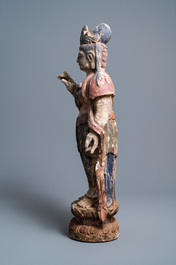 Een grote Chinese gepolychromeerde houten figuur van Guanyin, Qing/Republiek