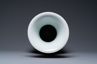 A Chinese two-sided qianjiang cai and famille rose vase, 19/20th C.