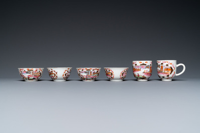 Un service &agrave; th&eacute; de 15 pi&egrave;ces en porcelaine de Chine famille rose, Qianlong