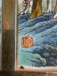 Trois plaques en porcelaine de Chine qianjiang cai mont&eacute; dans un plateu en argent dor&eacute; marqu&eacute; Wolfers, R&eacute;publique