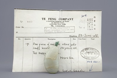 Une tabati&egrave;re en jade c&eacute;ladon pale, Chine, 18/19&egrave;me