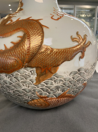 A Chinese famille verte 'tianqiu ping' vase with a dragon and carps, Qianlong mark, 19th C.