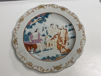 Une assiette en porcelaine de Chine famille rose pour l'exportation &agrave; d&eacute;cor du 'Jugement de Paris', Qianlong
