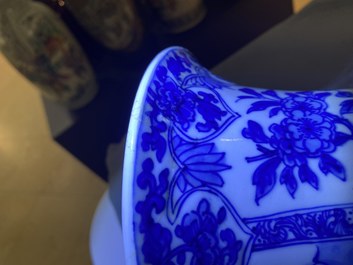 Een Chinese blauw-witte 'yenyen' vaas met landschappen en florale panelen, Kangxi