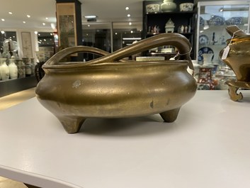 A large Chinese bronze censer on stand, Chenghua mark, 17/18th C.