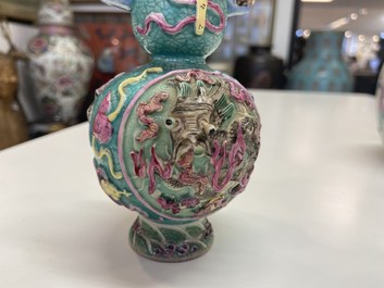 Une collection vari&eacute;e en porcelaine de Chine, 19/20&egrave;me