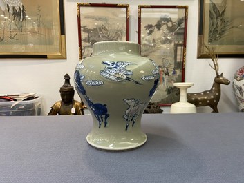 Un vase en porcelaine de Chine en bleu, blanc et rouge de cuivre &agrave; fond c&eacute;ladon, Kangxi