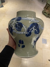 Un vase en porcelaine de Chine en bleu, blanc et rouge de cuivre &agrave; fond c&eacute;ladon, Kangxi