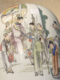 Six vases et une bo&icirc;te couverte en porcelaine de Chine, 19/20&egrave;me