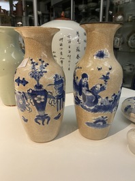 Six diverse Chinese vases and a soft paste seal paste box, 19/20th C.