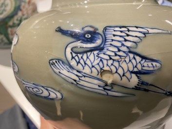 Un vase en porcelaine de Chine en bleu, blanc et rouge de cuivre &agrave; fond c&eacute;ladon, Kangxi