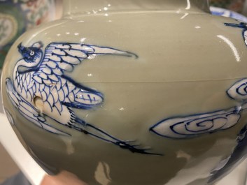 Un vase en porcelaine de Chine en bleu, blanc et rouge de cuivre &agrave; fond c&eacute;ladon, Kangxi