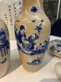 Six vases et une bo&icirc;te couverte en porcelaine de Chine, 19/20&egrave;me