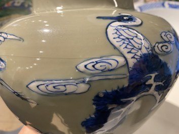 Un vase en porcelaine de Chine en bleu, blanc et rouge de cuivre &agrave; fond c&eacute;ladon, Kangxi