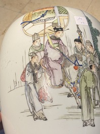 Six vases et une bo&icirc;te couverte en porcelaine de Chine, 19/20&egrave;me