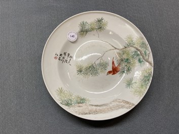 A Chinese qianjiang cai dish with a bird in flight, 19/20th C.