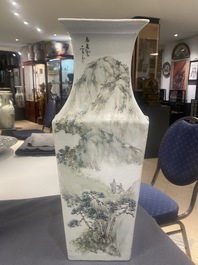 Un vase de forme carr&eacute;e en porcelaine de Chine qianjiang cai, sign&eacute; Ma Qingyun, 19/20&egrave;me