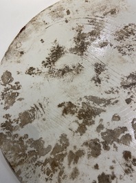 Une plaque en porcelaine de Chine qianjiang cai, 19/20&egrave;me