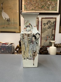 A square Chinese qianjiang cai vase, signed Ma Qingyun, 19/20th C.