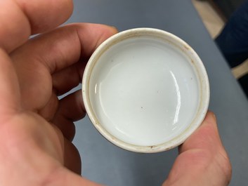 Un bol Dayazhai et deux bo&icirc;tes &agrave; p&acirc;te en porcelaine de Chine, 19&egrave;me