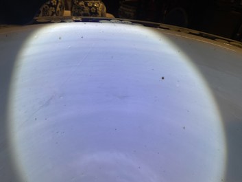 Un aquarium en porcelaine de Chine en bleu et blanc, 19&egrave;me