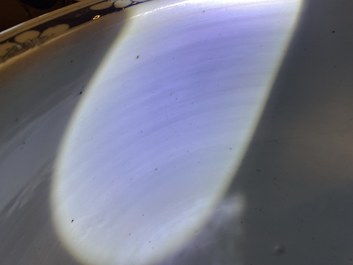 Un aquarium en porcelaine de Chine en bleu et blanc, 19&egrave;me