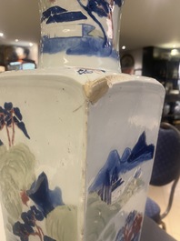 Un vase de forme carr&eacute;e en porcelaine de Chine en bleu et blanc, c&eacute;ladon et rouge de cuivre, Kangxi