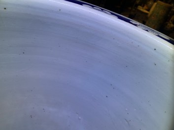 Un aquarium en porcelaine de Chine en bleu et blanc, 19&egrave;me