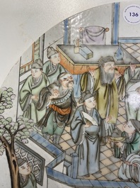 Une plaque en porcelaine de Chine qianjiang cai, 19/20&egrave;me