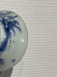 Quatre tasses en porcelaine de Chine en bleu et blanc, 19&egrave;me