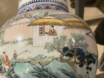 Een Chinese famille verte 'yenyen' vaas met decor van de rijstproductie en een grote blauw-witte schotel, 19e eeuw