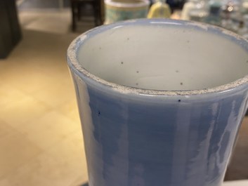 Un grand vase de forme 'tianqiu ping' en porcelaine de Chine clair de lune monochrome, 19&egrave;me