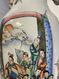 Een Chinese qianjiang cai vaas met tweezijdig decor, 19/20e eeuw
