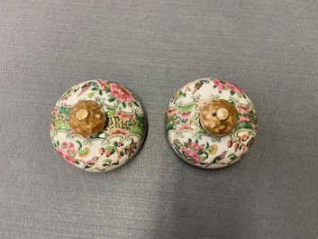 Three Chinese vases, a bowl and a dish, 19/20th C.