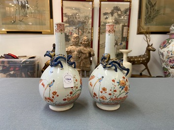 A pair of Chinese Dutch-decorated Kakiemon-style bottle vases, Kangxi