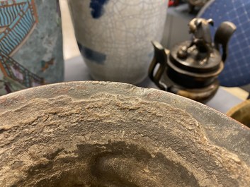 Un vase de forme 'zun' &agrave; d&eacute;cor zoomorphe en bronze, Chine, Kangxi