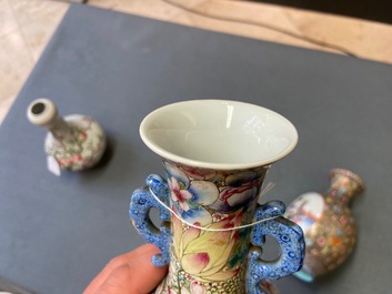 Deux vases en porcelaine de Chine famille rose, marques de Qianlong, R&eacute;publique