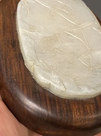 Une bo&icirc;te en bois au couvercle &agrave; plaque en jade figurant une caille, Chine, 18/19&egrave;me