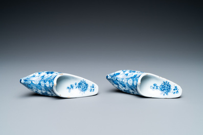 A pair of Dutch Delft blue, white and yellow slippers, 18th C.