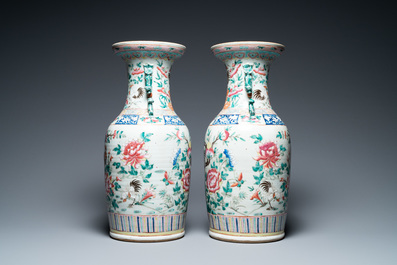 A pair of Chinese famille rose 'rooster' vases, 19th C.
