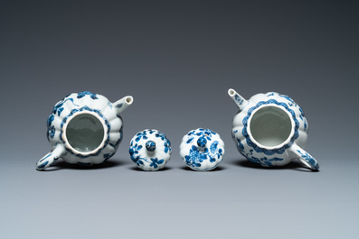 Four Chinese blue and white cups, four saucers and two teapots, Kangxi