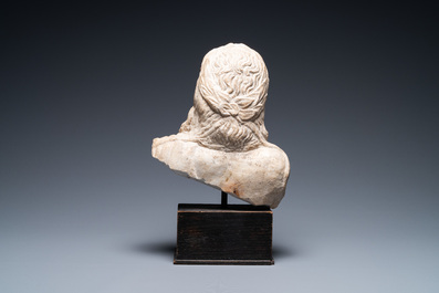 Een provinciaalse Romeinse marmeren buste van Zeus, 2/4e eeuw