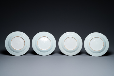 Seize assiettes en porcelaine de Chine en bleu et blanc, famille rose et de style Imari, Kangxi et apr&egrave;s
