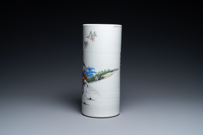 Un porte-chapeau en porcelaine de Chine qianjiang cai, sign&eacute; Xia Dingchen et dat&eacute; 1912, marque et &eacute;poque de Xuantong