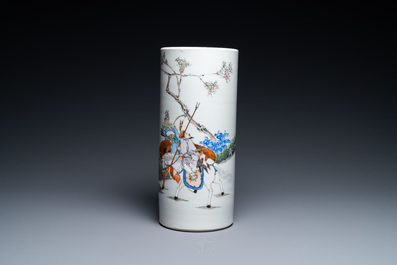 Un porte-chapeau en porcelaine de Chine qianjiang cai, sign&eacute; Xia Dingchen et dat&eacute; 1912, marque et &eacute;poque de Xuantong