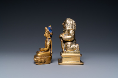 Une figure de Bouddha Amitayus en bronze dor&eacute; et une en cuivre, Sino-Tibet et Inde, 18/19&egrave;me