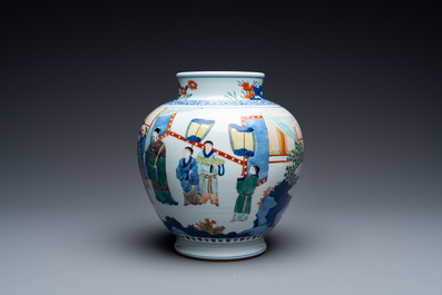 A Chinese globular wucai vase with narrative design, 19/20th C.
