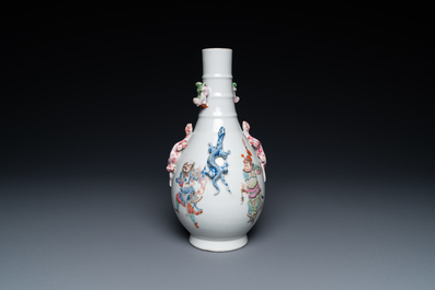 A Chinese famille rose 'Wu Shuang Pu' vase, 19th C.