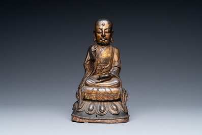 Une figure de Bouddha en bronze dor&eacute;, Chine, Ming