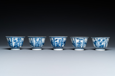 Six soucoupes en cinq tasses en porcelaine de Chine en bleu et blanc, marque Qi Yu Tang Zhi, Kangxi